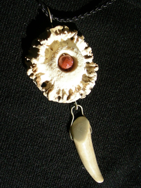 Schmuck aus Damhirschgeweih mit Goldfluss Made by Dr. Scheibe