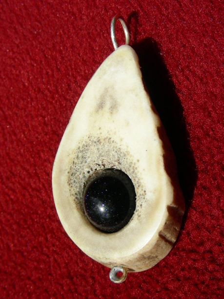 Schmuck aus Damhirschgeweih mit Lapislazuli Made by Dr. Scheibe