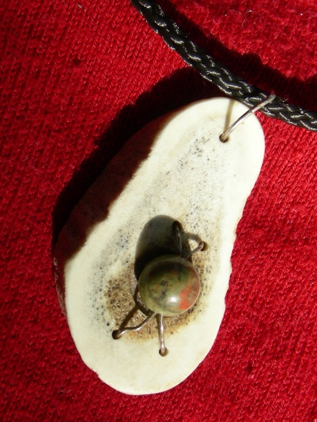 Schmuck aus Damhirschgeweih mit Unakit Made by Dr. Scheibe